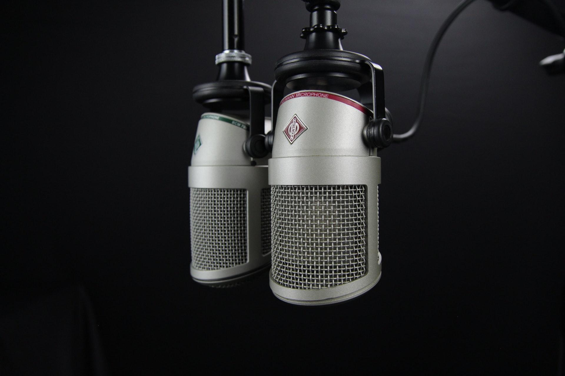 ARRIGO BARNABÉ ENTREVISTA MARIA ADELAIDE AMARAL NA RÁDIO CULTURA FM
