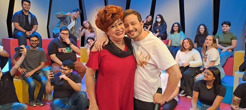 RAFAEL CORTEZ CONVERSA COM NANY PEOPLE, NO MATÉRIA PRIMA
