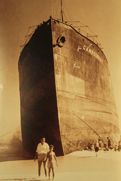 Projeto Arte Pública Cerâmica – Edição Itaipu, em Niterói inaugura circuito de fotocerâmicas com imagens históricas, em mostra permanente aberta ao público no dia 31 de março (6ªf), na Vila dos Pescadores