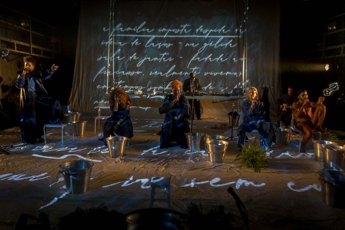 HIP-HOP BLUES – ESPÓLIO DAS ÁGUAS, CRIAÇÃO DO NÚCLEO BARTOLOMEU DE DEPOIMENTOS, REESTREIA E FAZ TEMPORADAS POR TEATROS DE SÃO PAULO
