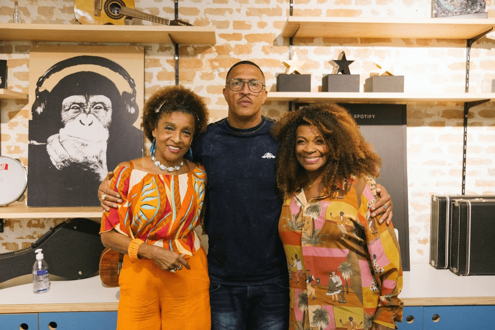 Mano Brown recebe Zezé Motta e Elisa Lucinda em novo episódio do Original Spotify Mano a Mano