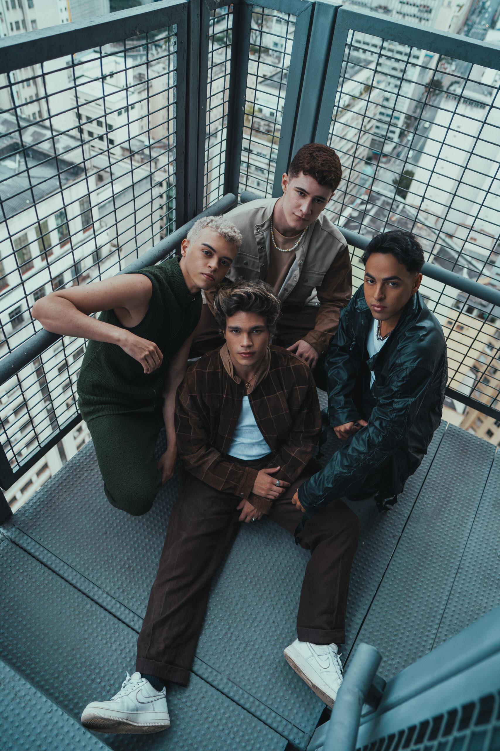 Nova boyband brasileira, Solo4, lança primeira música da carreira