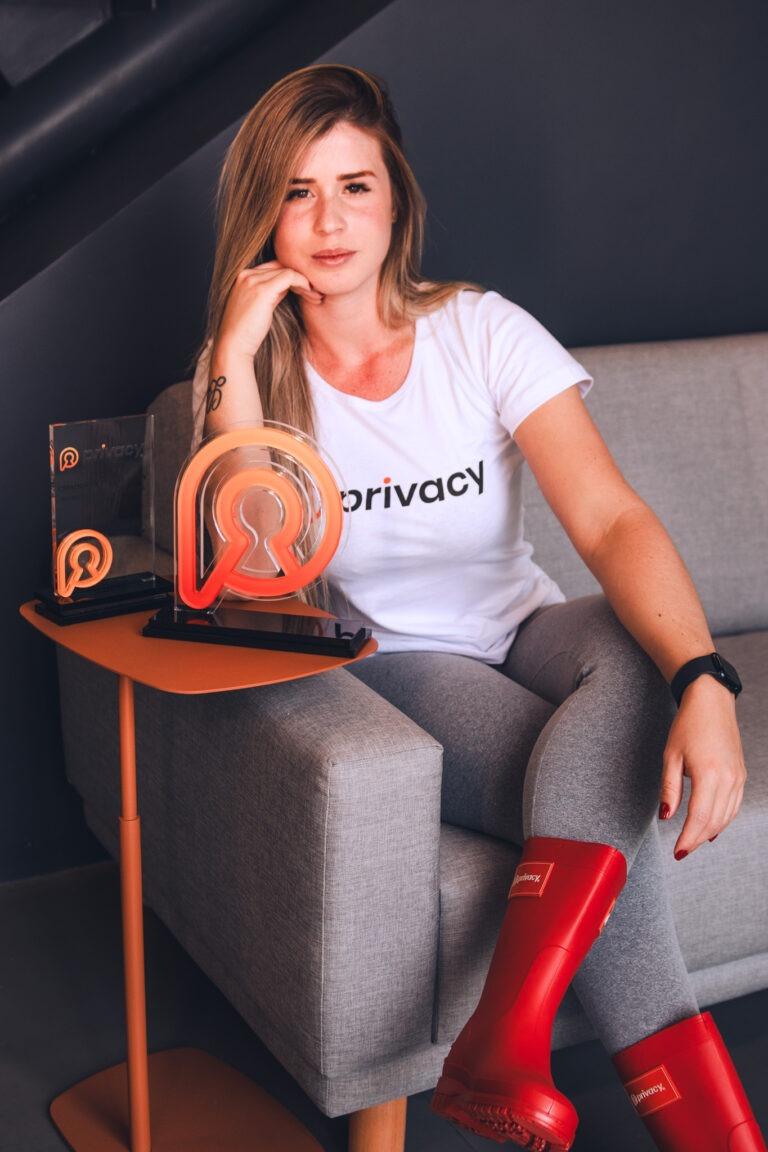 Aline Novak: Da Linha de Frente do Telemarketing ao Estrelato na