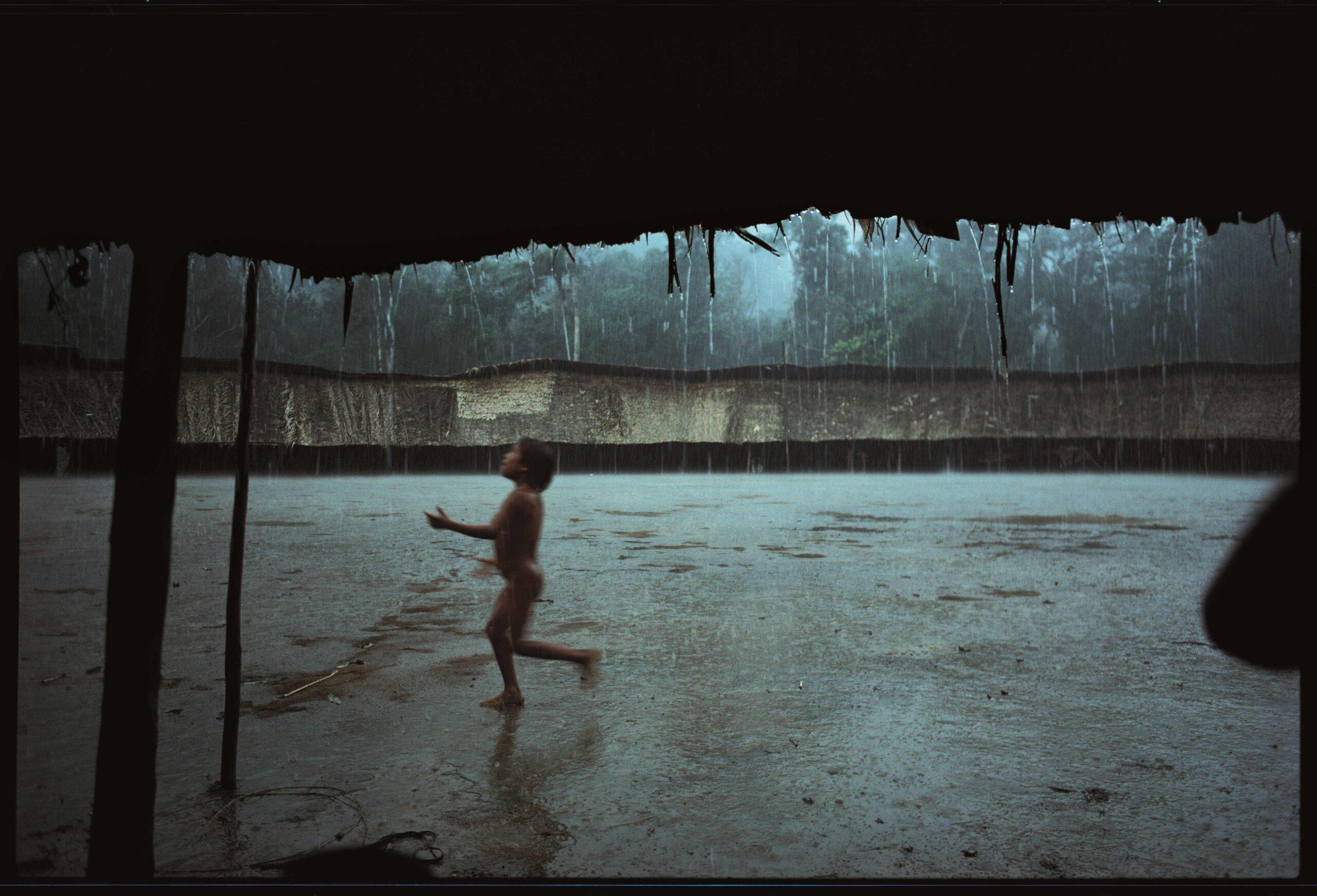 Exposição Fotográfica de Hiromi Nagakura e Ailton Krenak na Amazônia: Uma Jornada Única