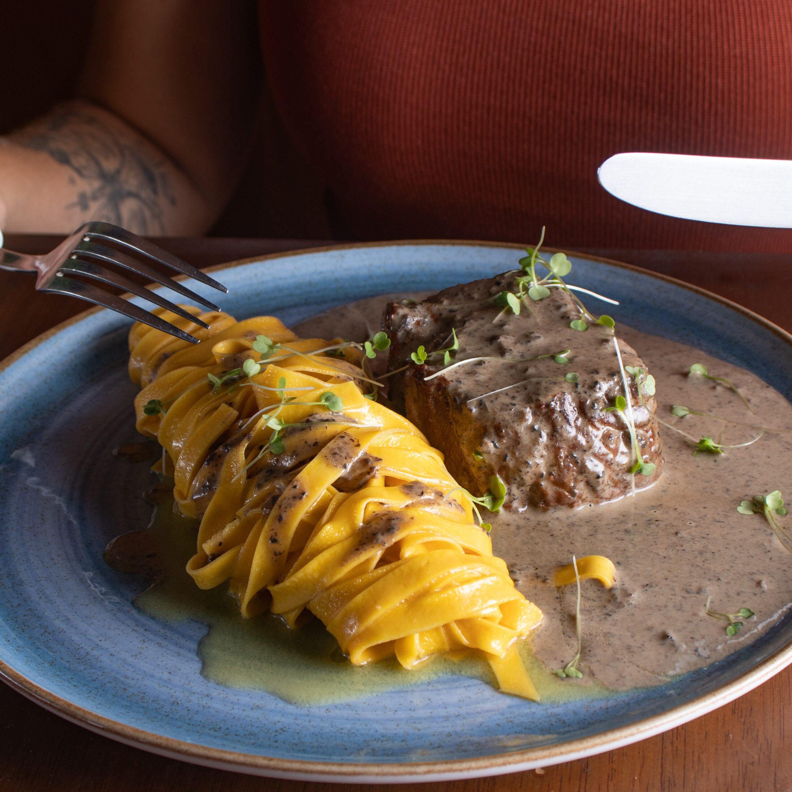 Cortile Ristorante lança menu especial para confraternizações
