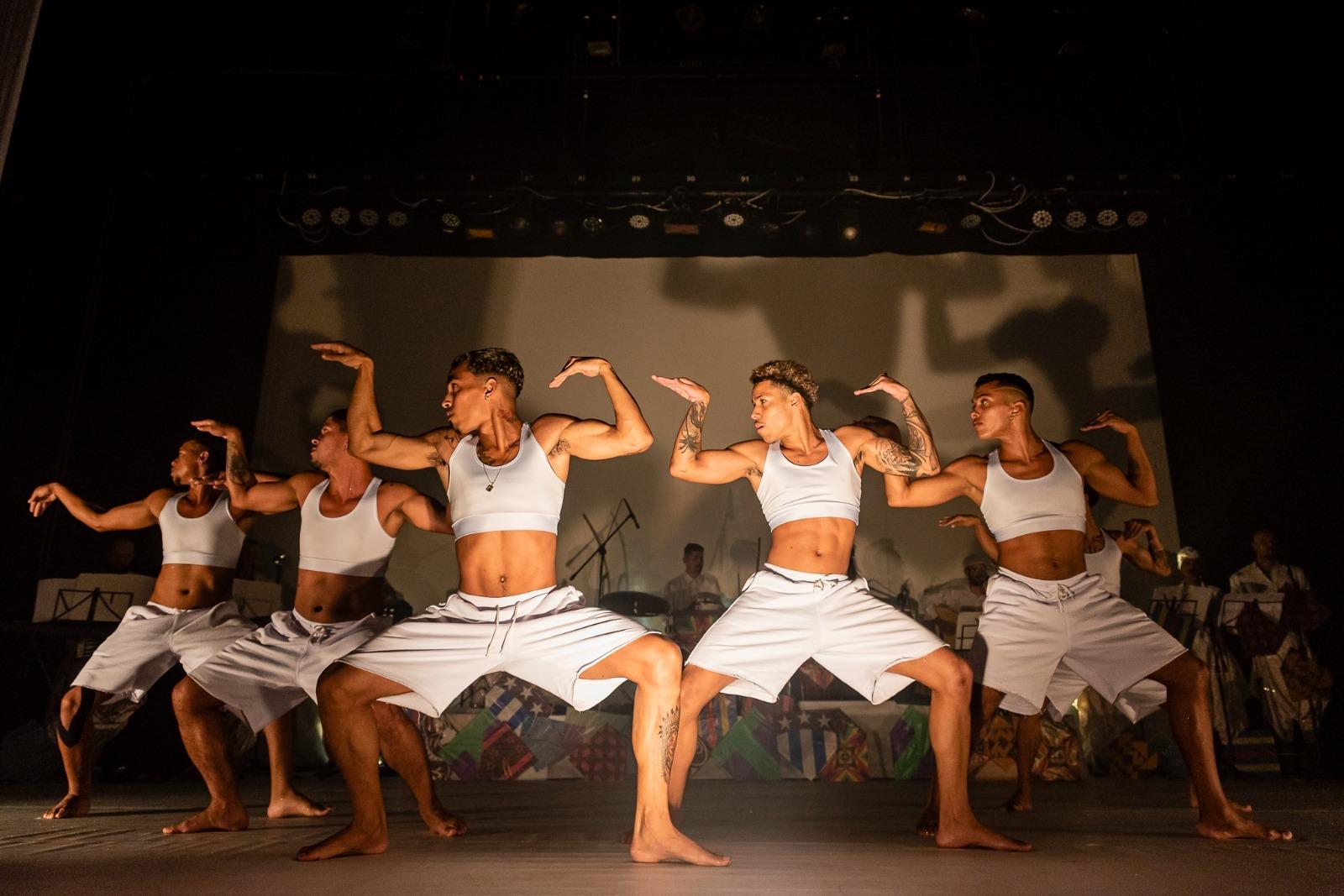 Espetáculo de Dança “Fênix” da Clarin Cia de Dança no Sesc Avenida Paulista