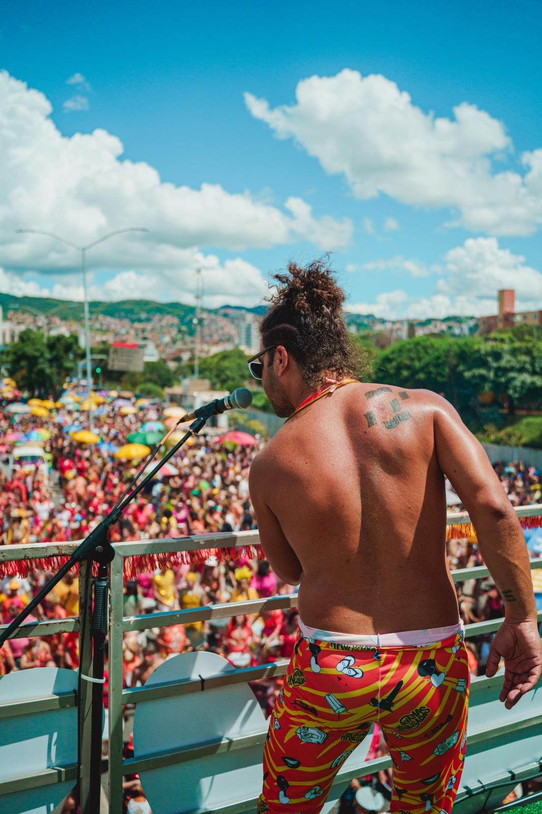 Tagaragadá: pré-carnaval agita Belo Horizonte com Havayanas Usadas, É o Amô e Daquele Jeito