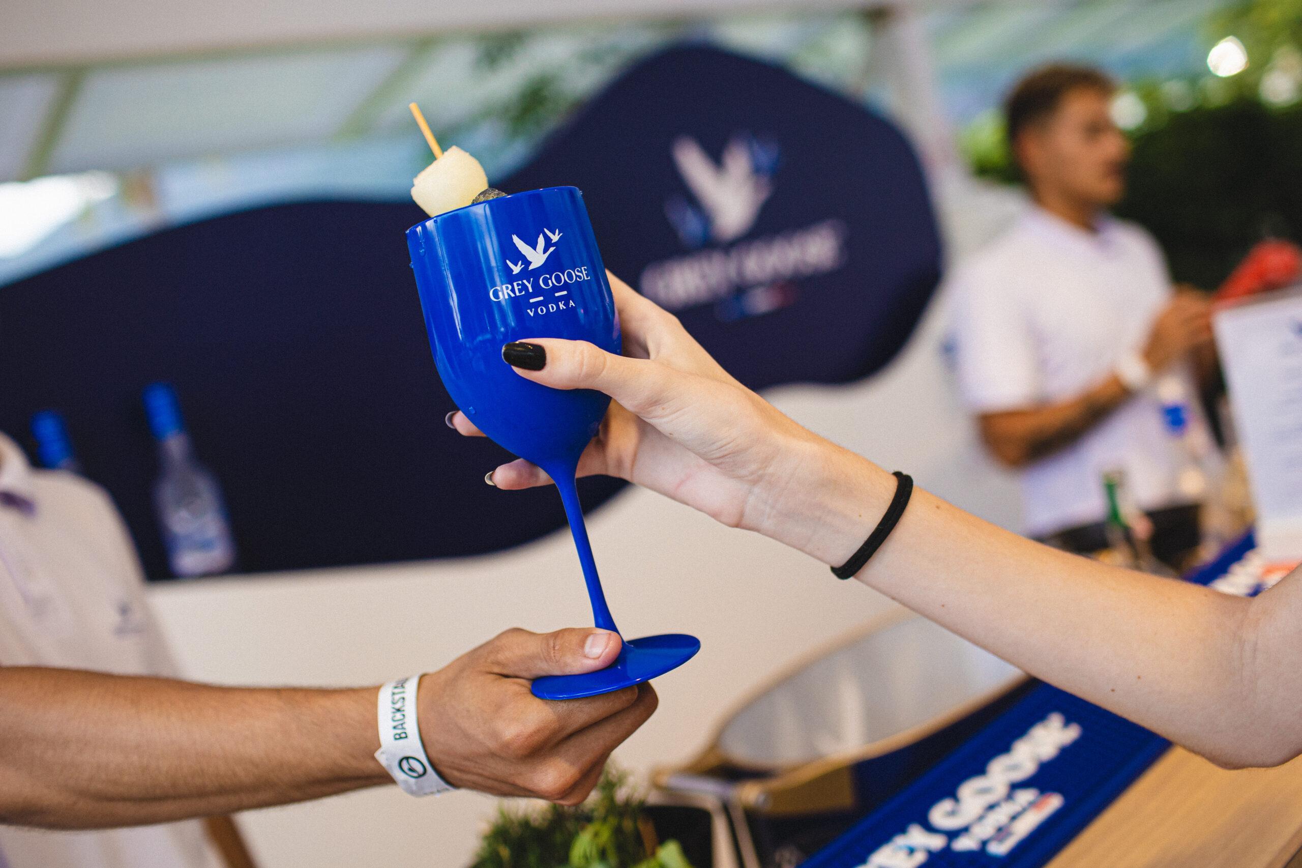 Game, set, match: Vodka Grey Goose eleva a experiência no Rio Open 2024 trazendo ativações de marca para o torneio