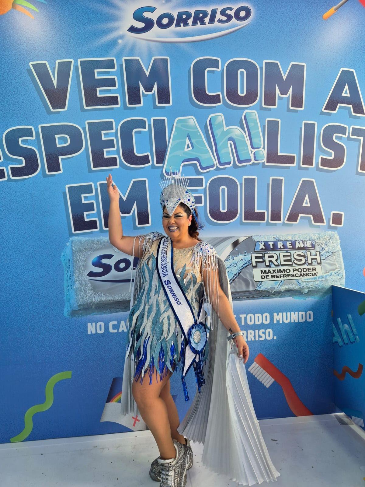 Fabiana Karla canta e promove “Refrescaço” no Galo da Madrugada, em Recife