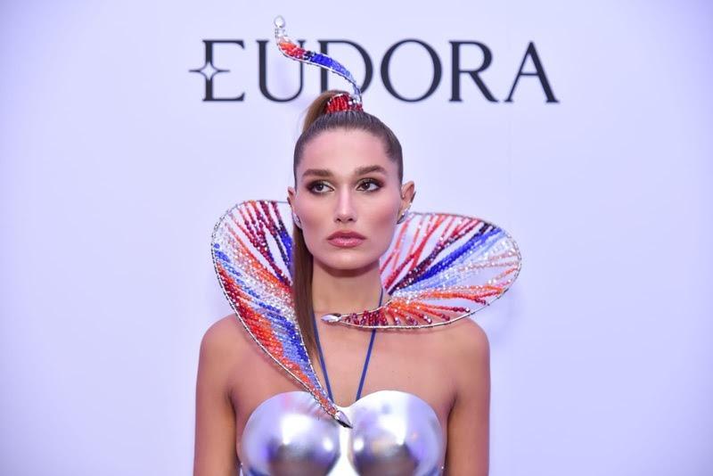 Sasha Meneghel Brilha no Baile da Vogue com Look Galáctico Inspirado por Eudora