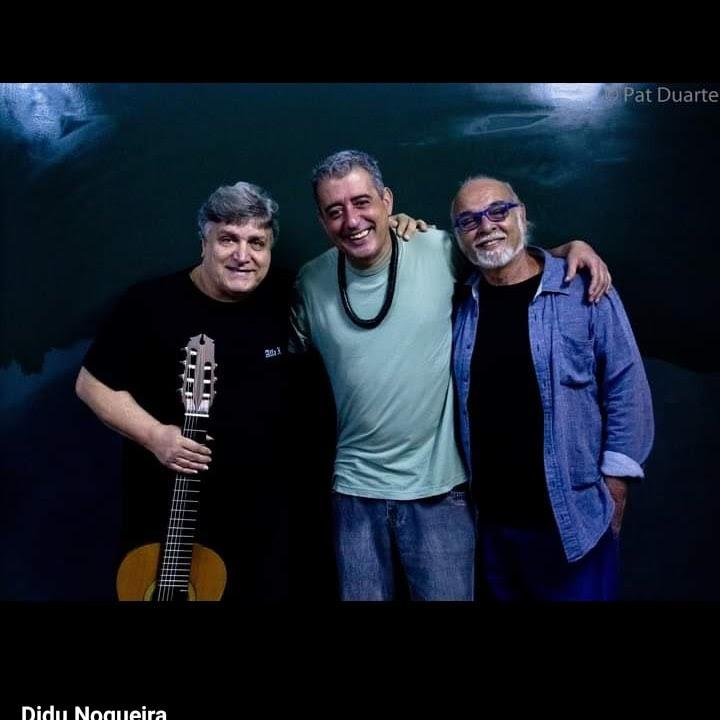 “Poesia, Violão e Vozes”: espetáculo reúne Didu Nogueira, Jorge Simas e Paulo César Feital no Teatro Rival Petrobras