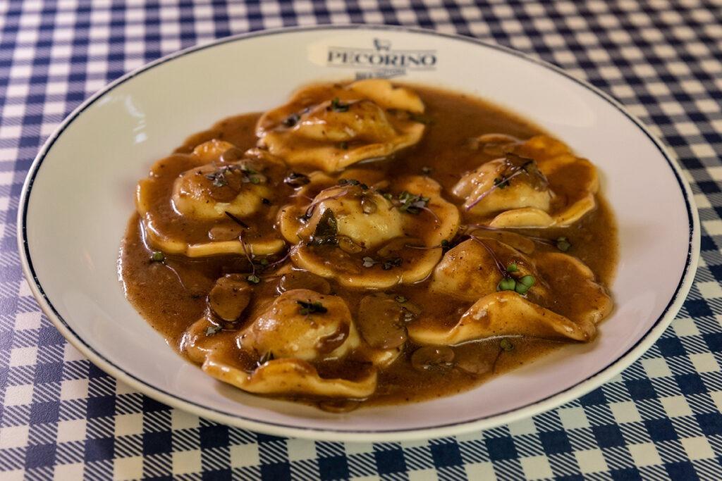 PECORINO-Sorrentini-di-Costata-ai2-Funghi-1024x683 Praia Gourmet: Menus Exclusivos e Sabores Inigualáveis