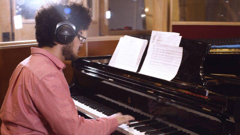 Jovem brasileiro brilha em Hollywood como compositor e arranjador de trilhas sonoras