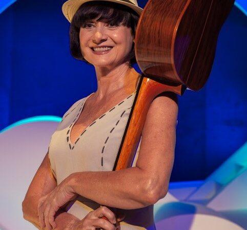 Zezé Polessa leva “Nara” para Vitória em homenagem à cantora