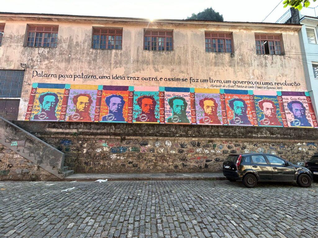 Mural-Machado-de-Assis_Santa-Teresa_foto-Guga-Bruno-1024x768 Rapidinhas Culturais (27 de junho de 2024)