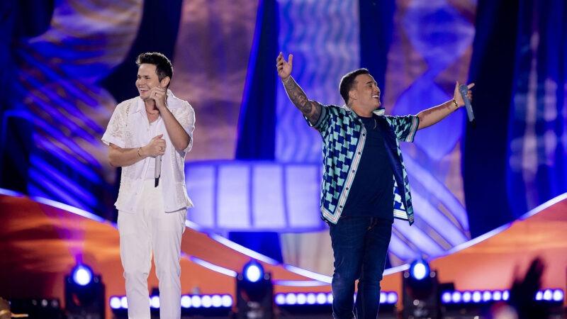 Matheus e Kauan levam “Praiou” para Recife pela primeira vez