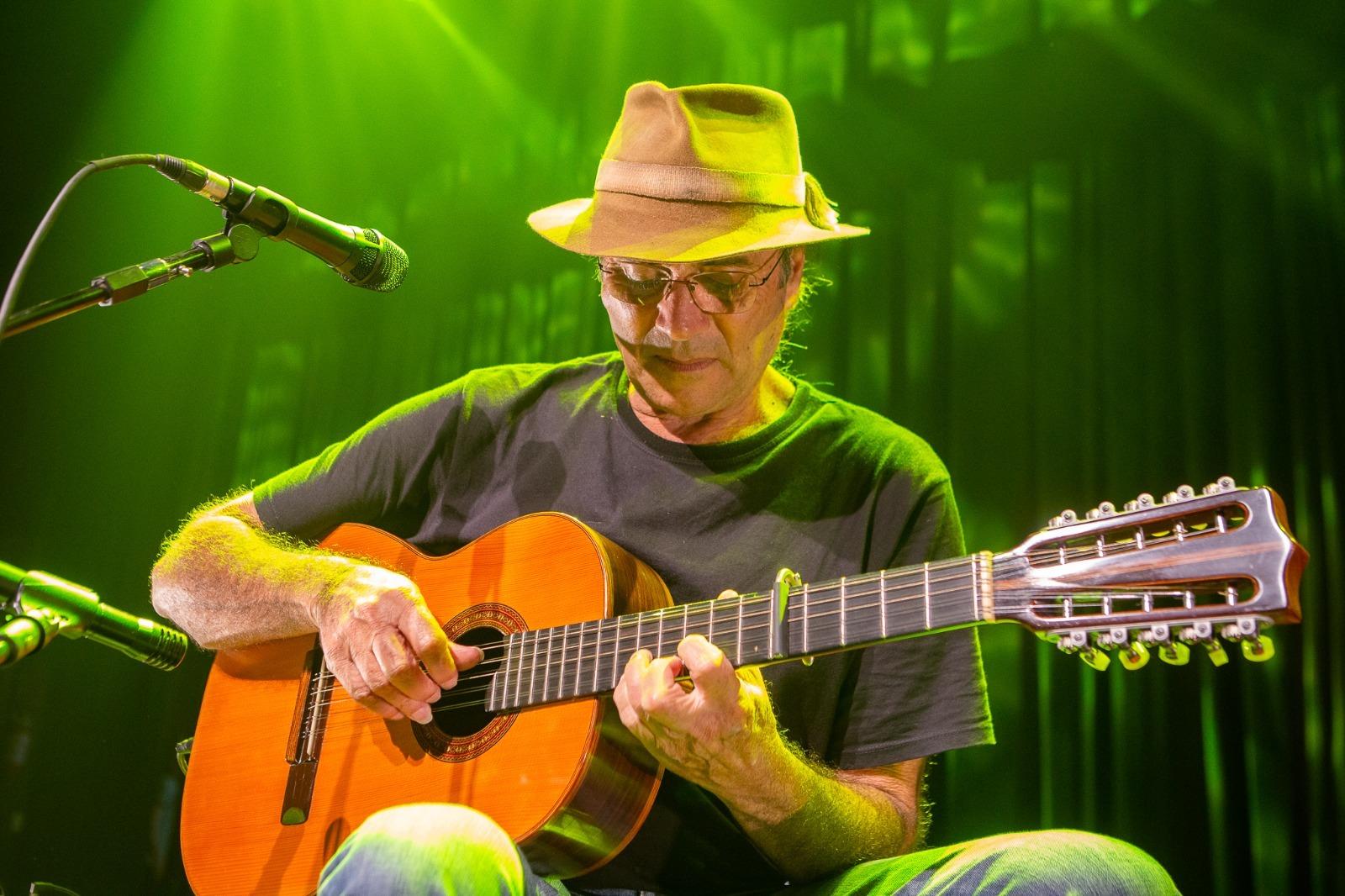 Sesc leva Leonardo, Vitor e Léo e Almir Sater para o Araguaia