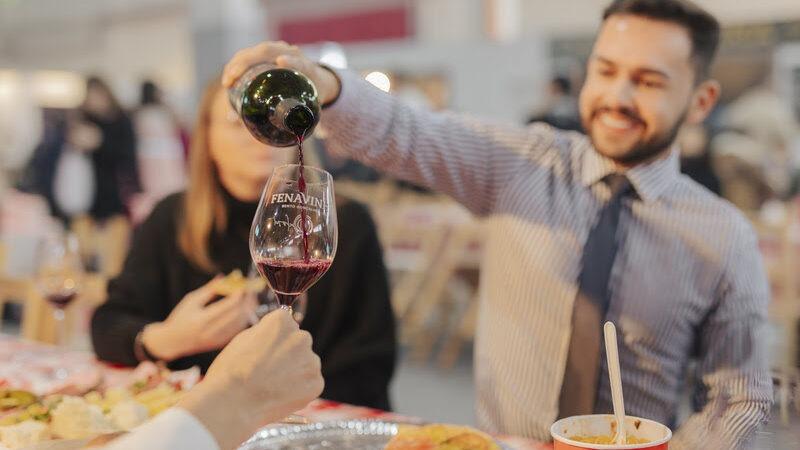 Fenavinho celebra vinho nacional com brinde inédito neste sábado