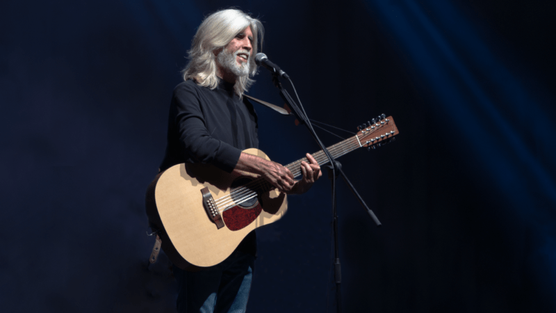 Oswaldo Montenegro comemora 50 anos de carreira