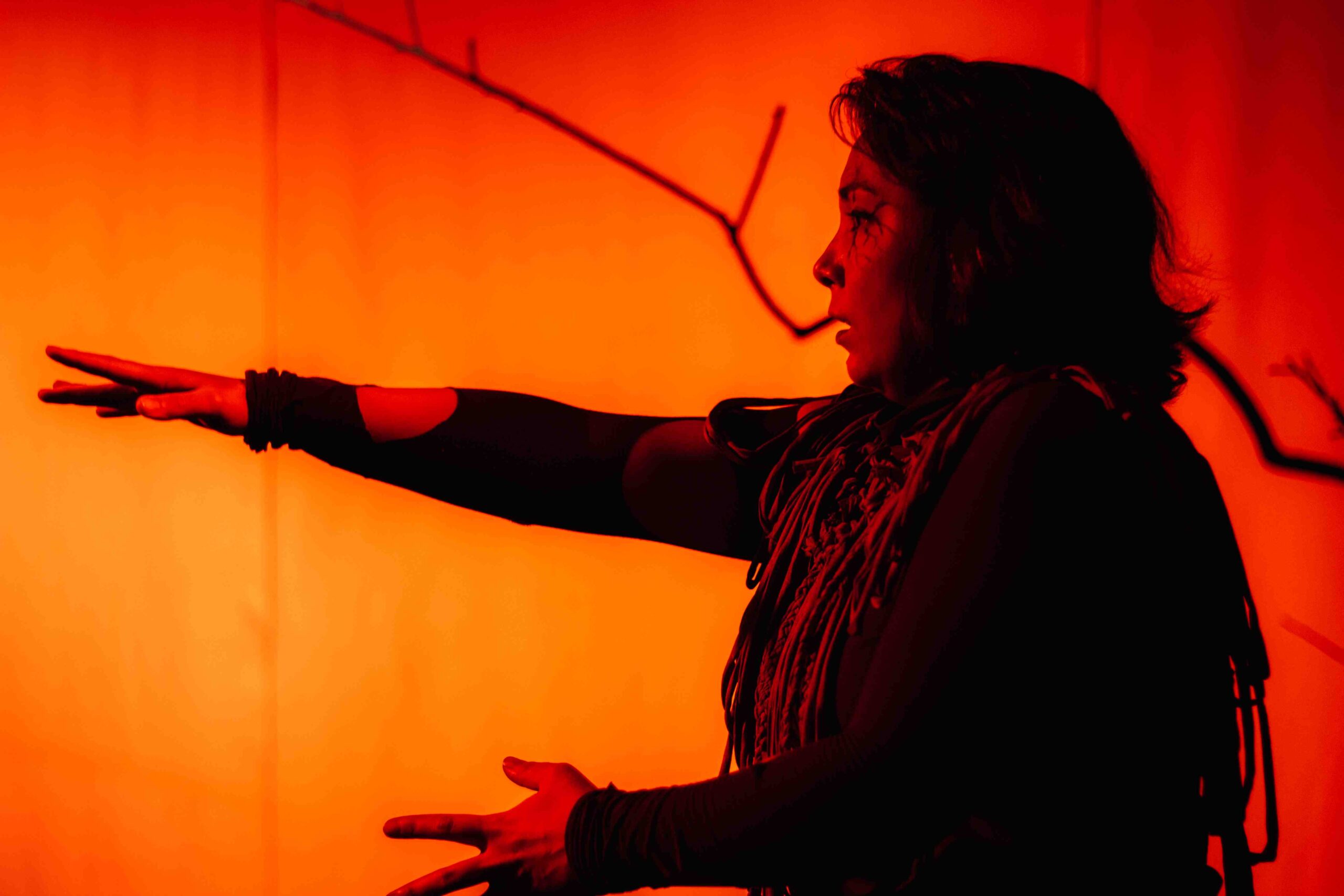 Grupo Pandora de Teatro estreia espetáculo “Devastação Hécuba”