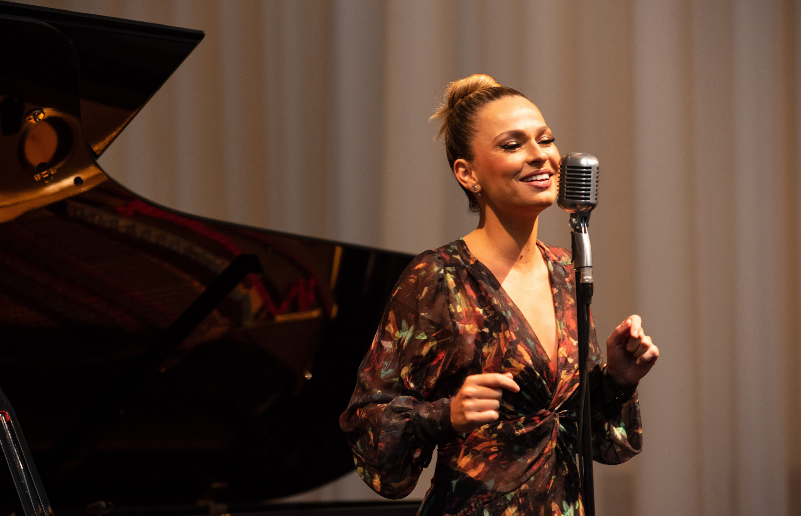 Camilla Marotti In Concert: Show “Around The World” no RJ