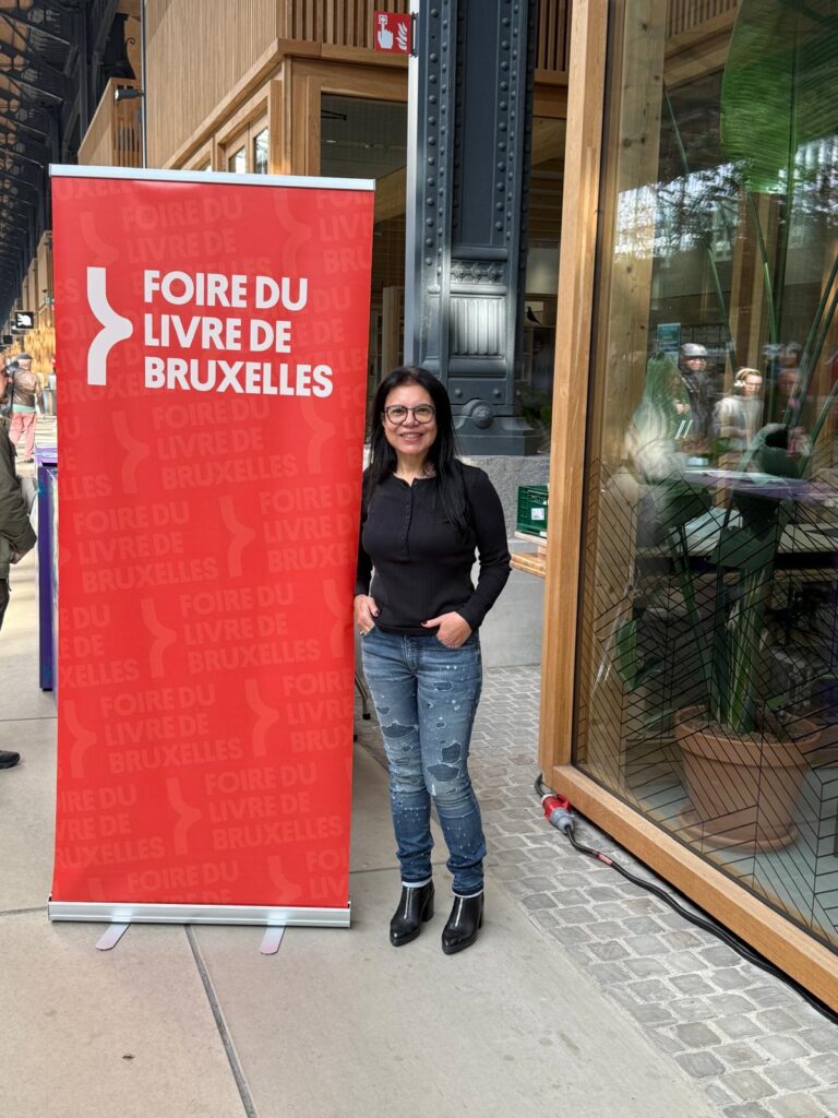 Isa-Colli-na-Feira-do-Livro-de-Bruxelas-768x1024 Rapidinhas Culturais (18 de março de 2025)