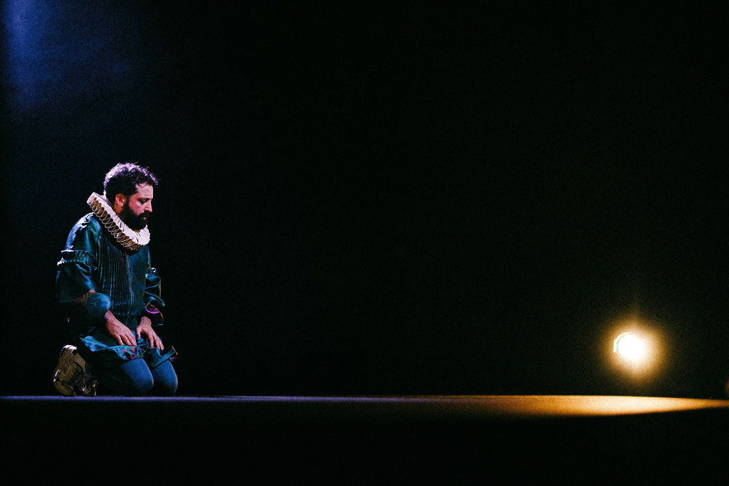 Gregório Duvivier leva “O Céu da Língua” ao Teatro Riachuelo Rio