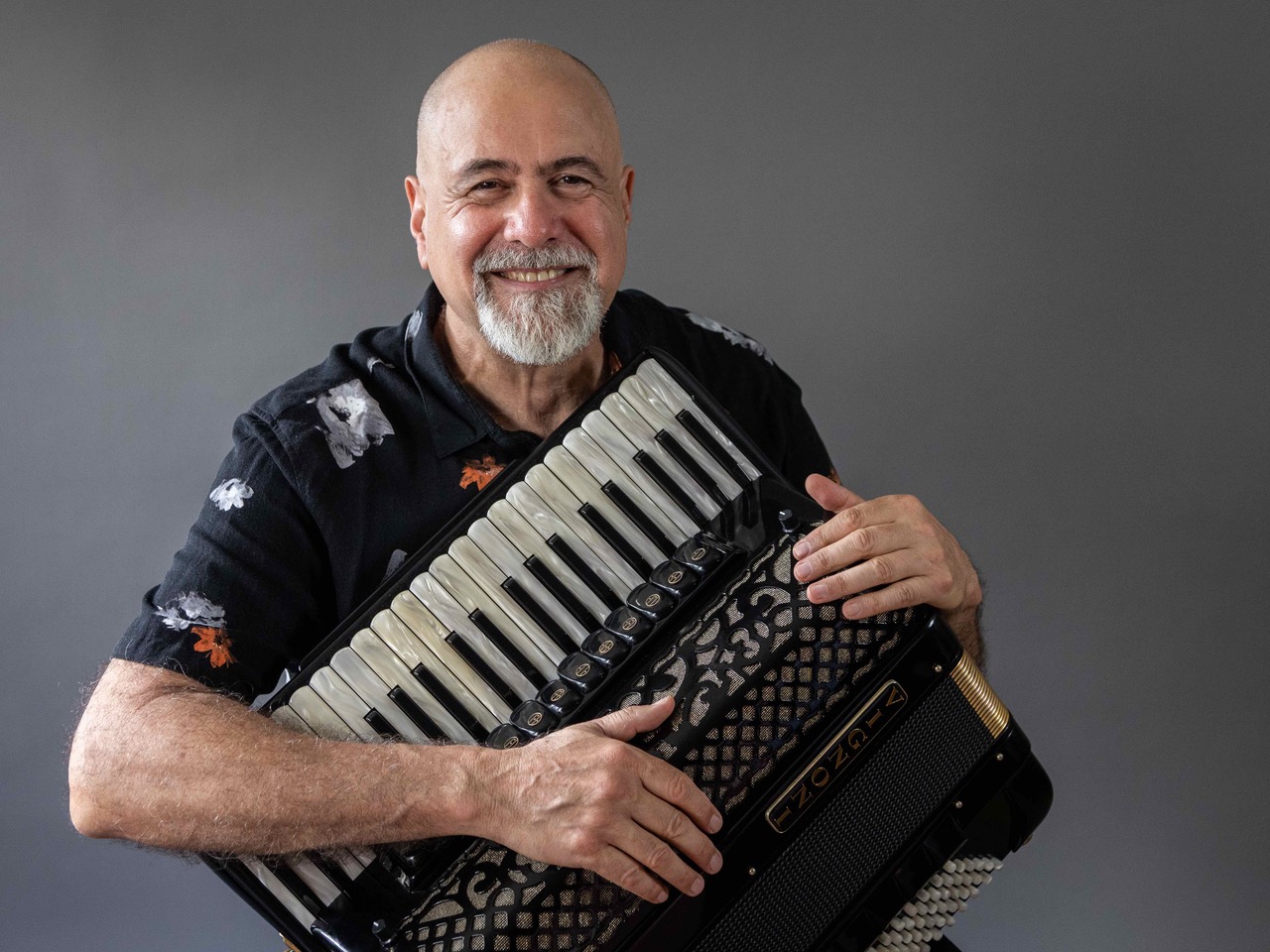 Toninho Ferragutti lança “QuarenteMas” com lirismo e esperança