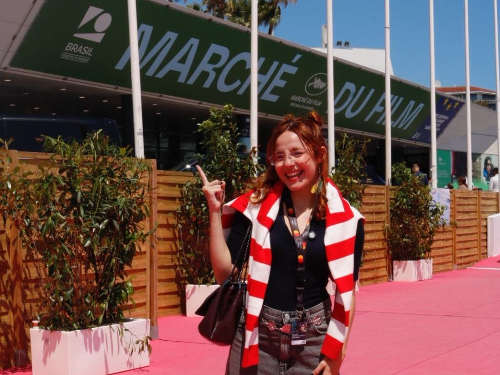 Foto_-cantora-Cella-Bartholo-participa-da-78a-edicao-do-festival-de-Cannes-Divulgacao.jpeg-1024x768 Rapidinhas Culturais (18 de maio de 2025)