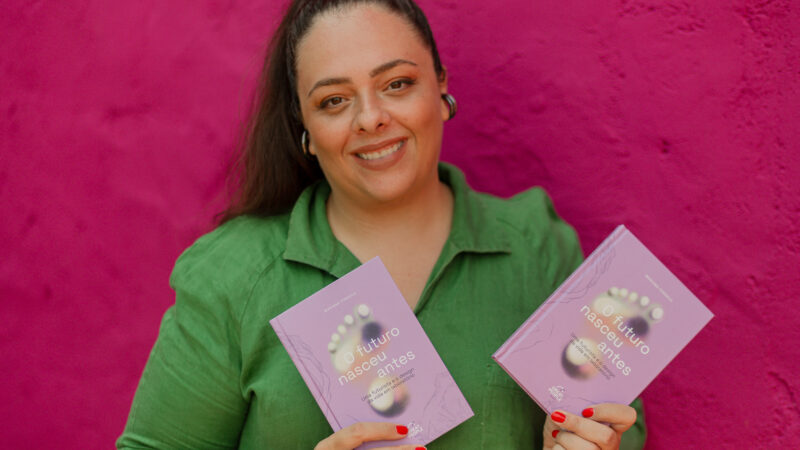 Futuro e maternidade solo: Mariana Fonseca lança livro impactante