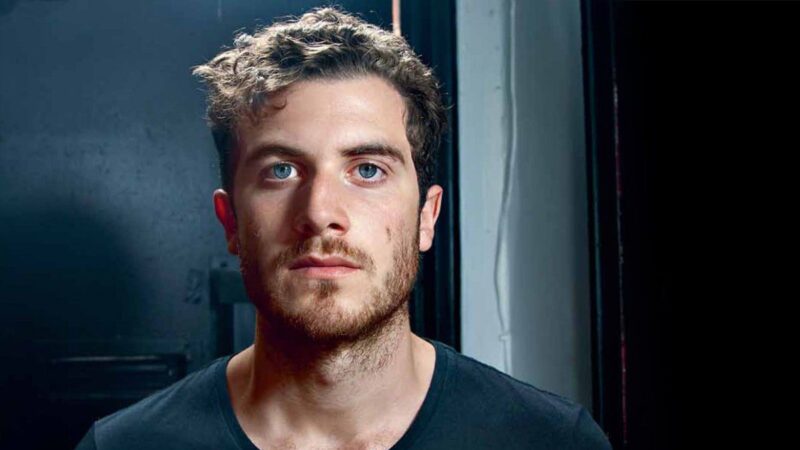 Nicolas Jaar faz show inédito no Brasil em Curitiba