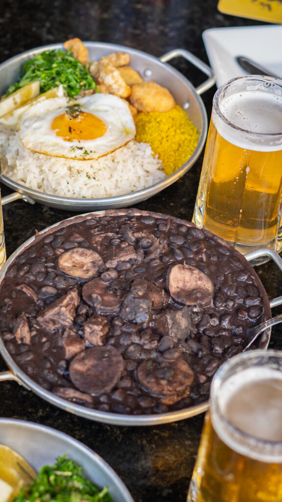 feijoada-3-576x1024 Rapidinhas Culturais (02 de maio de 2025)