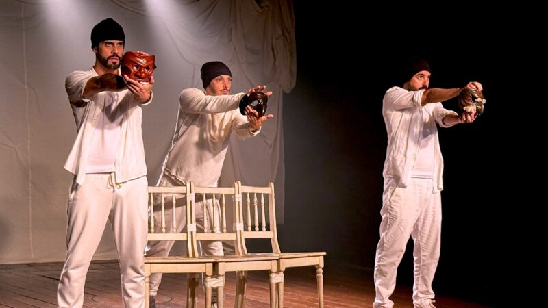 “A Coisa” reestreia no Teatro Ipanema com humor e reflexão