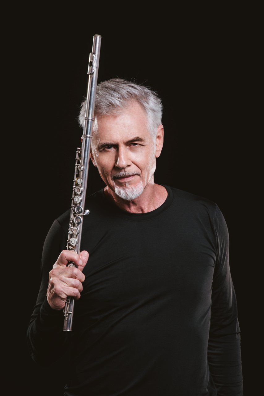 Ritchie estreia turnê “E A VIDA CONTINUA” no Vivo Rio neste sábado