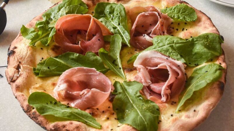 Três pizzas autorais para viver a experiência do DOC Pizza