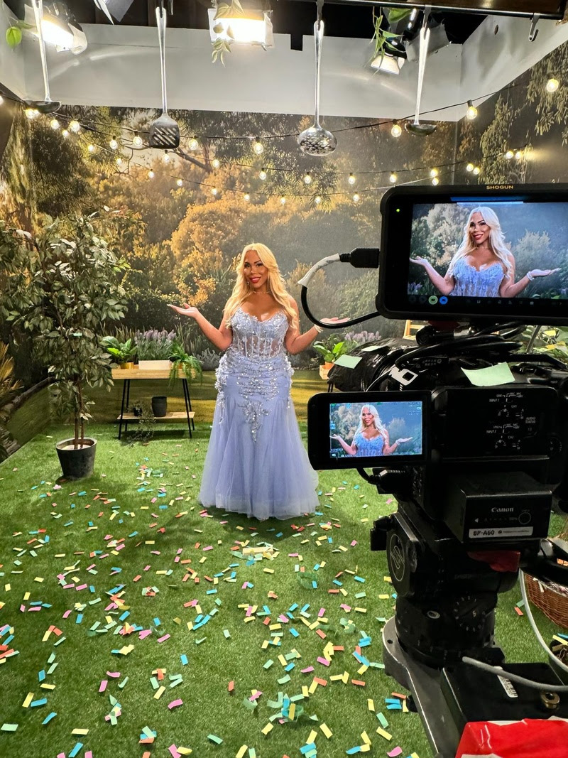 Foto de Suellen Carey em reality na Romênia viraliza