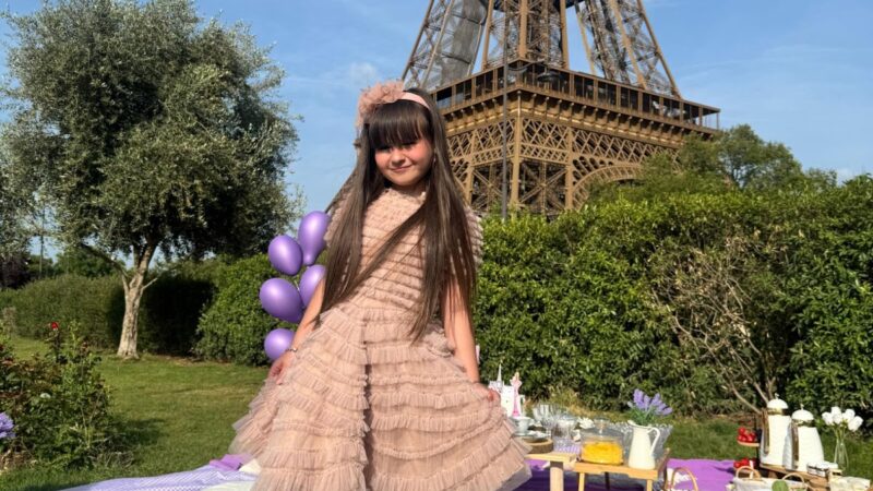 Juju Teófilo celebra férias encantadas em Paris