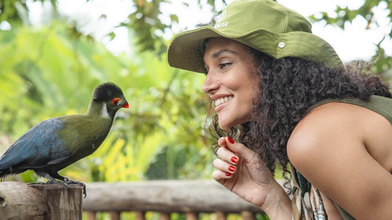 Débora Nascimento visita novo Parque Arvorar no Ceará