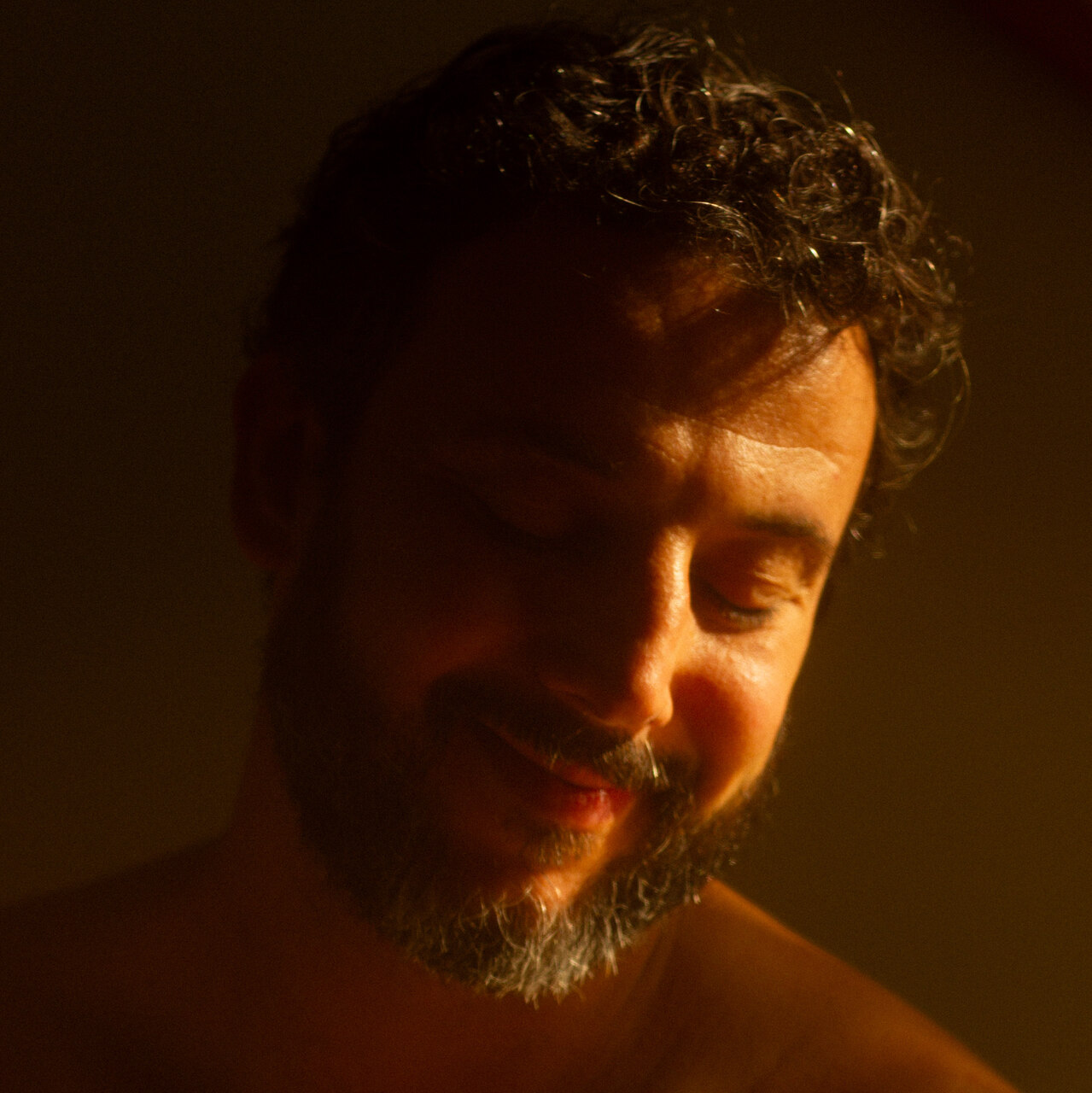 đ¶ Pedro Mann lança ĂĄlbum Entre o cĂ©u e o pĂ© no chĂŁo com shows no RJ e SP