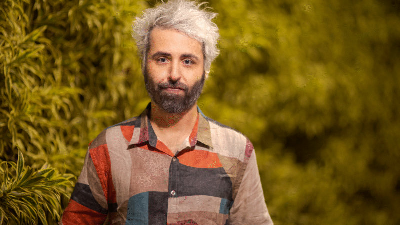 Entrevista: Rafael Galhardo, cantor e compositor