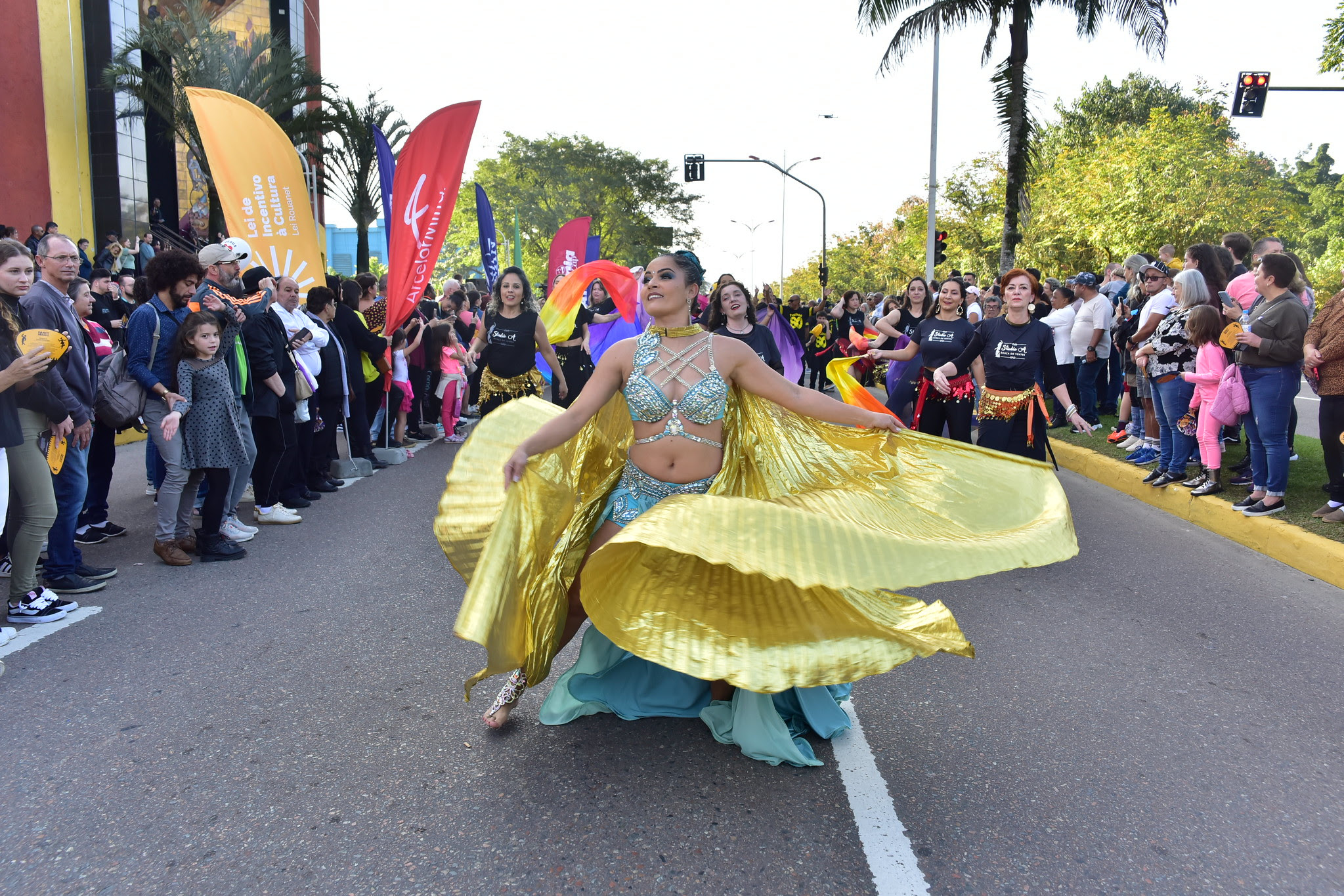 Dance Parade em Joinville terá comitiva da Oktoberfest Blumenau no sábado