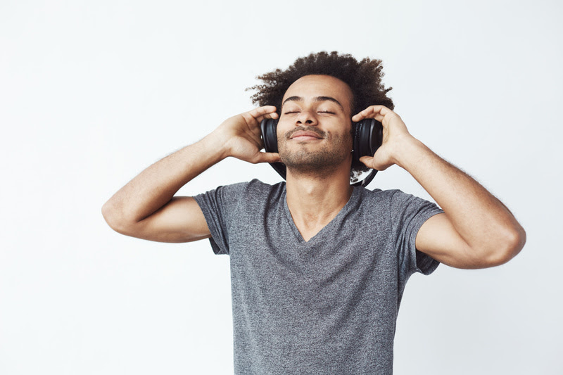 Aprenda inglês com músicas de rock neste Dia do Rock