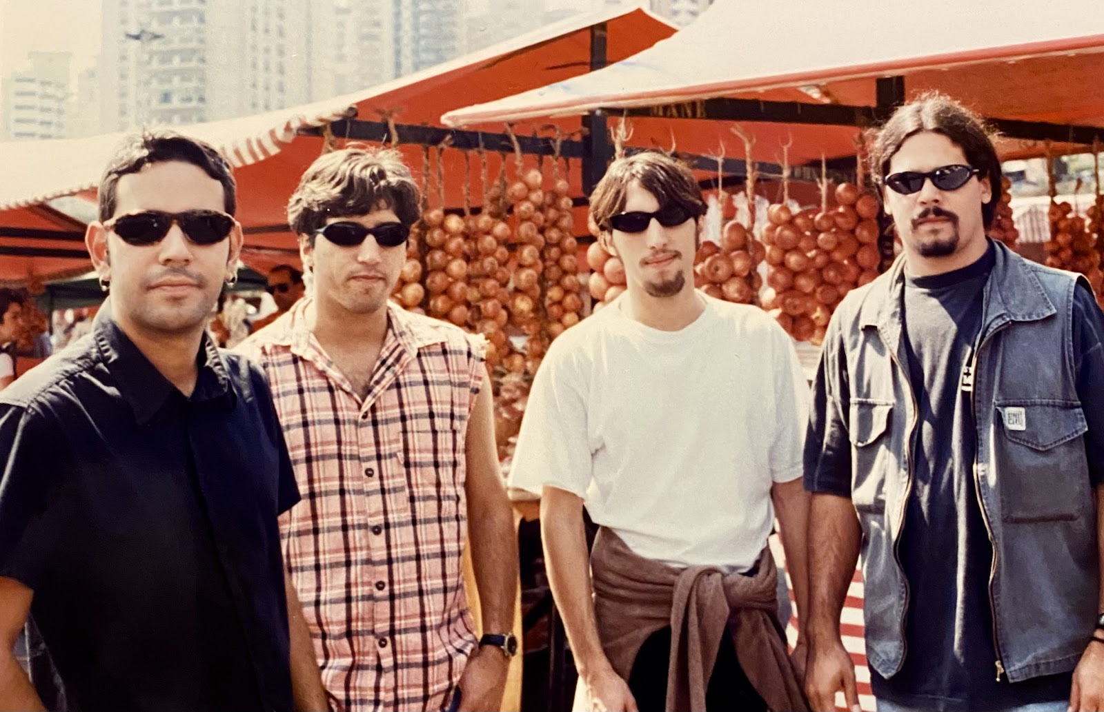 VIPER celebra 40 anos com relançamento do álbum “Tem Para Todo Mundo”