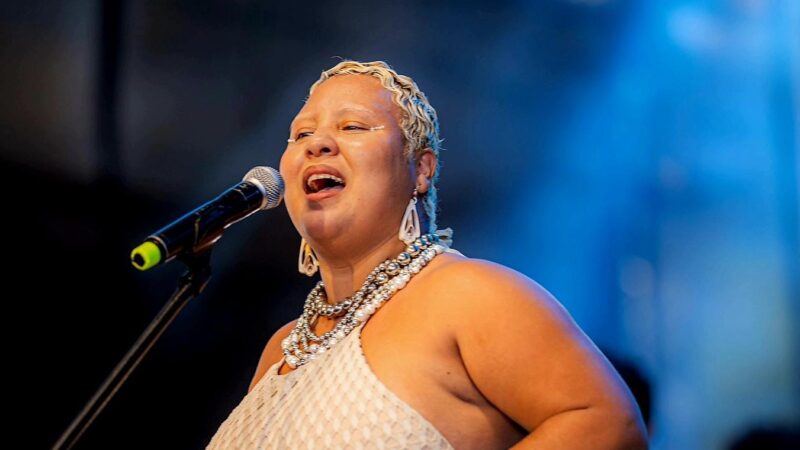 Ada Koffi leva raízes afro-brasileiras ao Festival MC