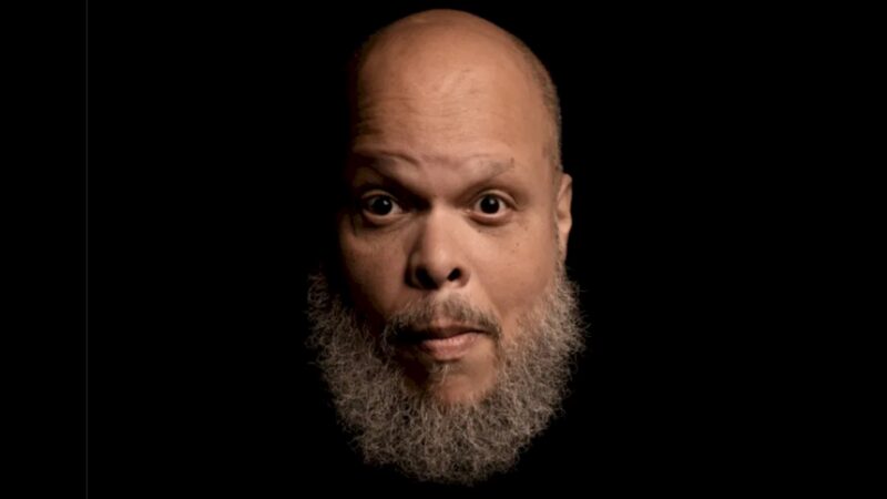 Ed Motta e Orquestra MPBJazz se apresentam no Qualistage