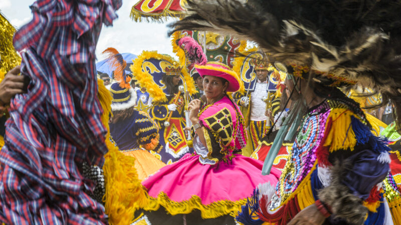 Cais do Sertão celebra 300 anos do maracatu rural com mostra inédita de Cláudia Dalla Nora
