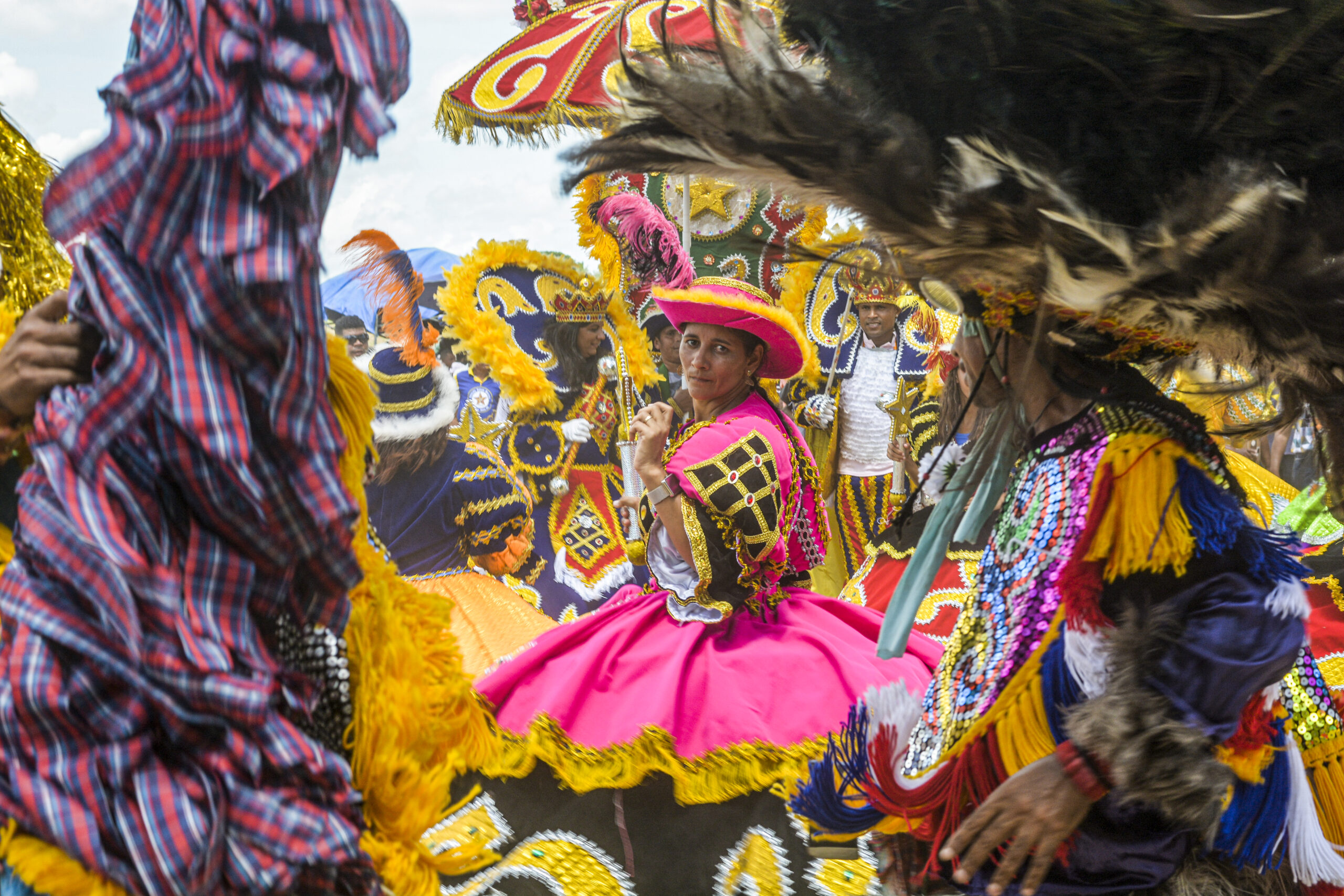 Cais do Sertão celebra 300 anos do maracatu rural com mostra inédita de Cláudia Dalla Nora