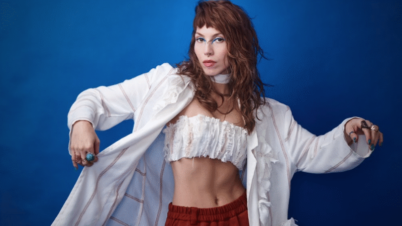 Luah Fioli apresenta o show Entre Luas no Sesc Pinheiros