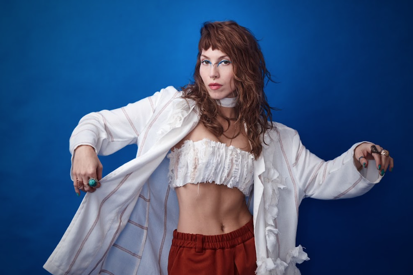 Luah Fioli apresenta o show Entre Luas no Sesc Pinheiros