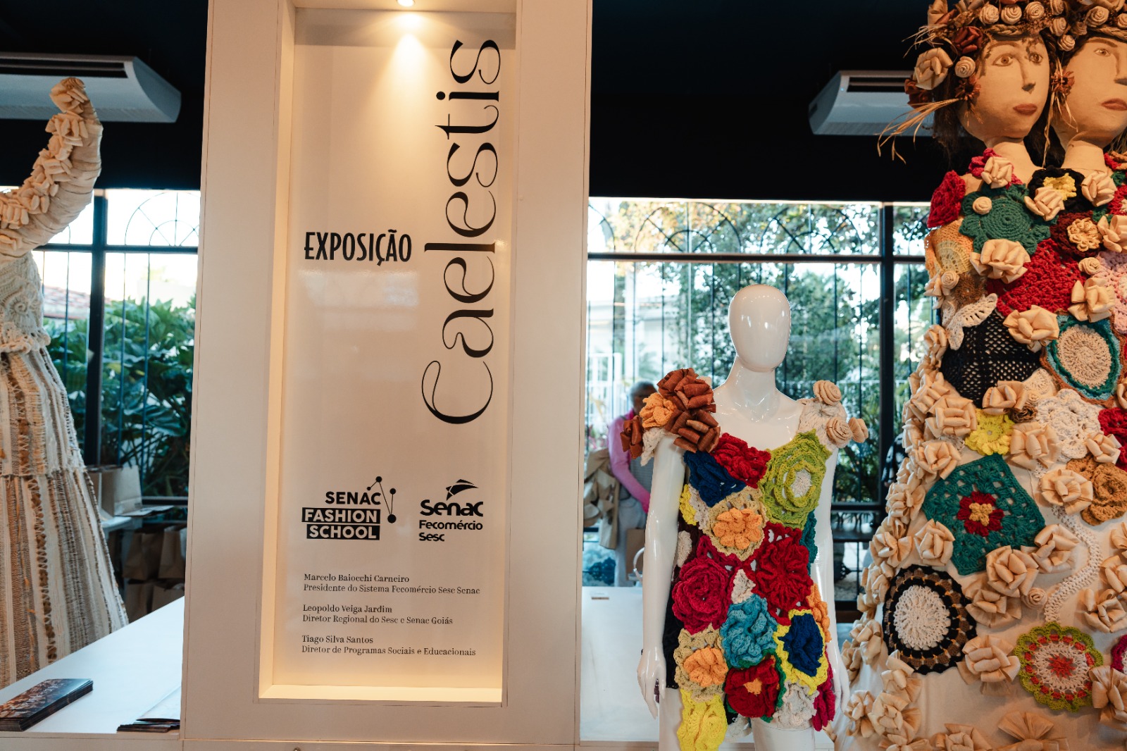 Exposição Caelestis une moda, arte e saberes tradicionais em Goiânia